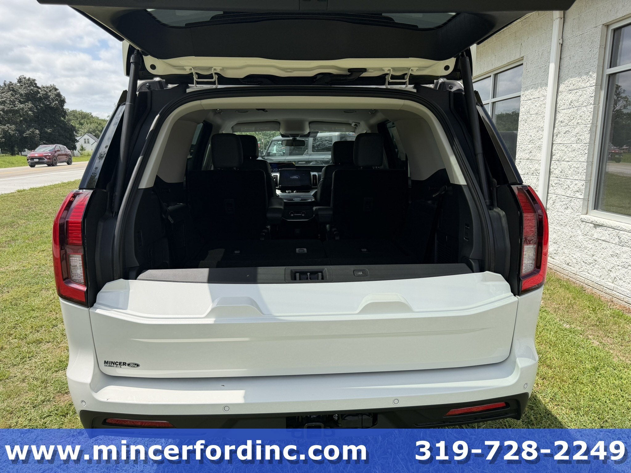 2027 Ford Expedition Active