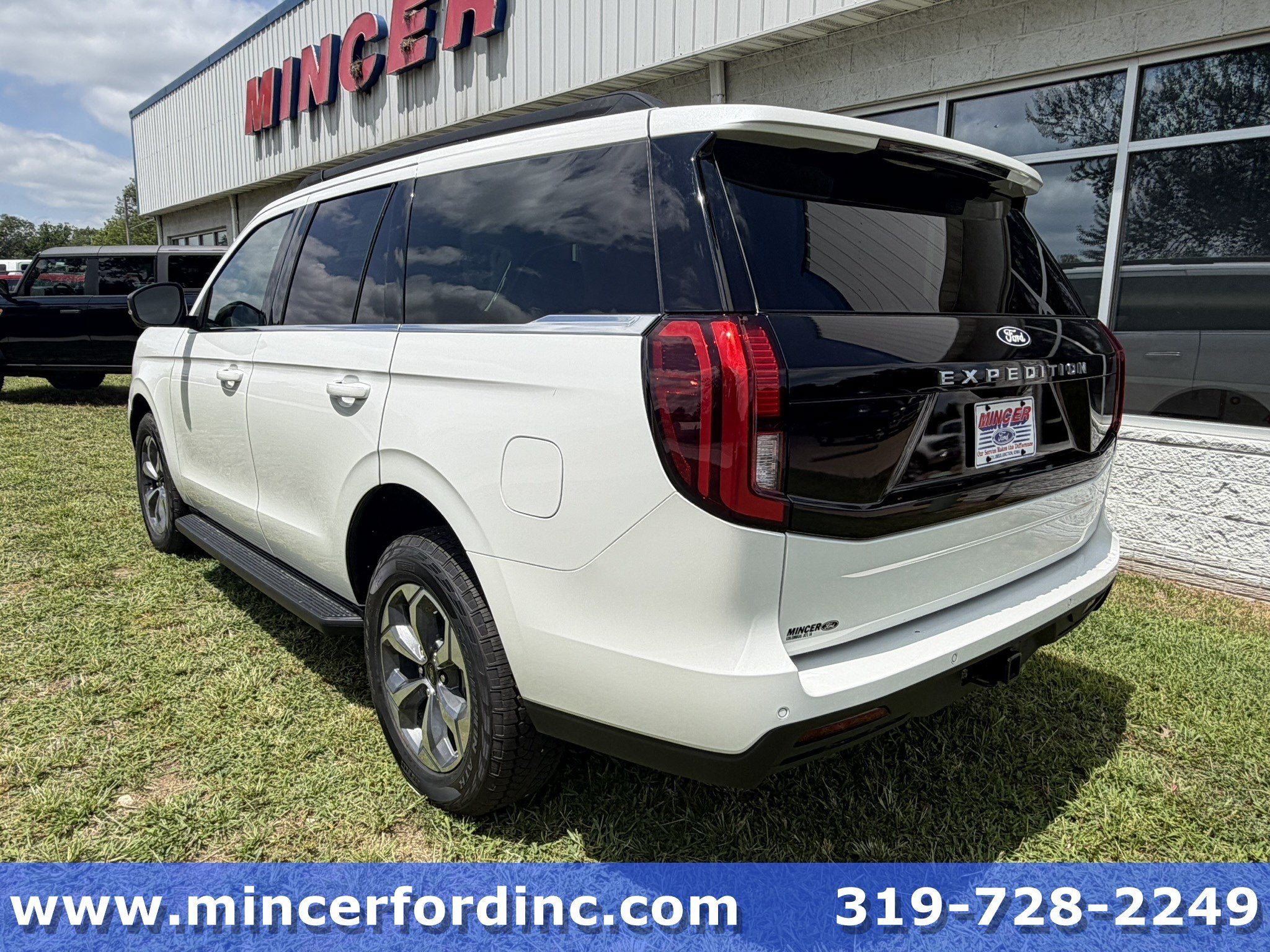 2027 Ford Expedition Active