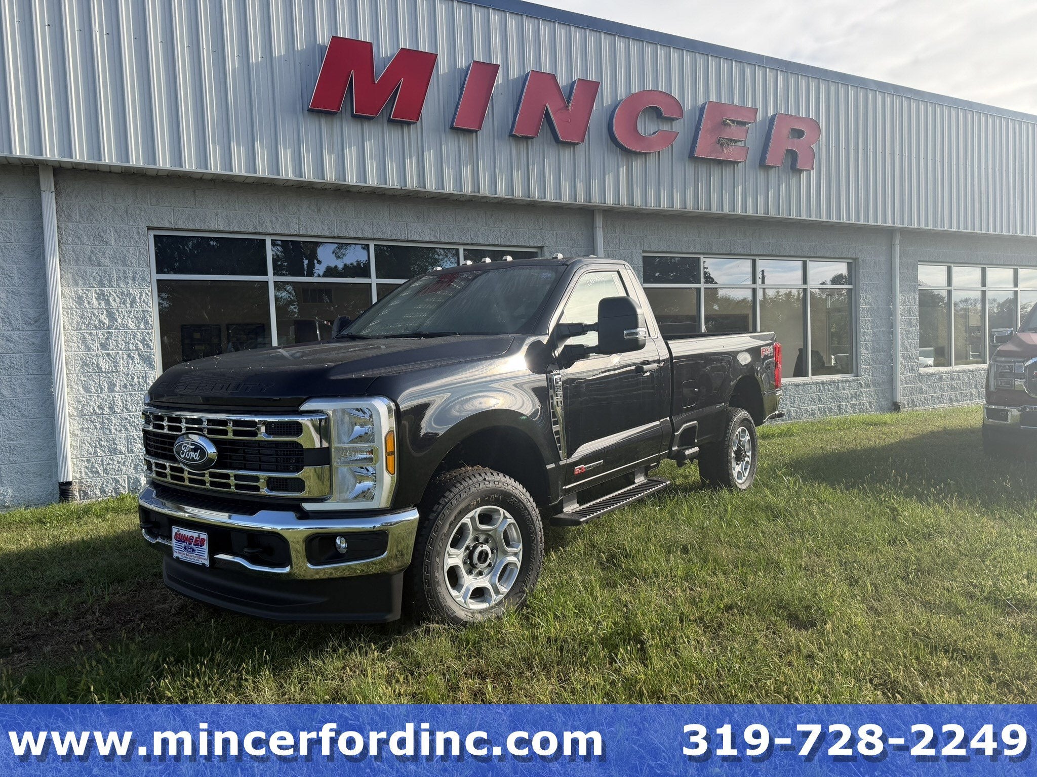 2027 Ford F-350 Super Duty XLT