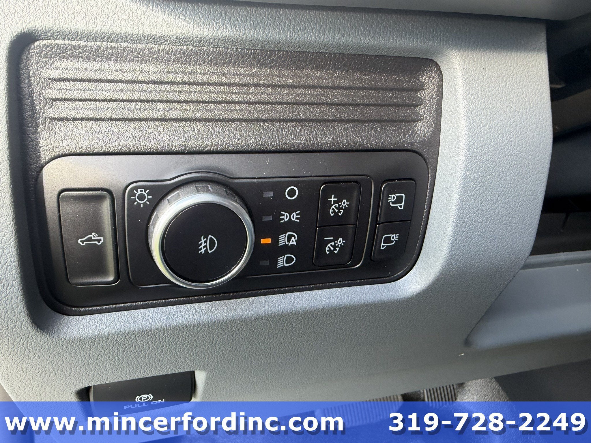 2027 Ford Super Duty F-350 SRW F-350® XLT