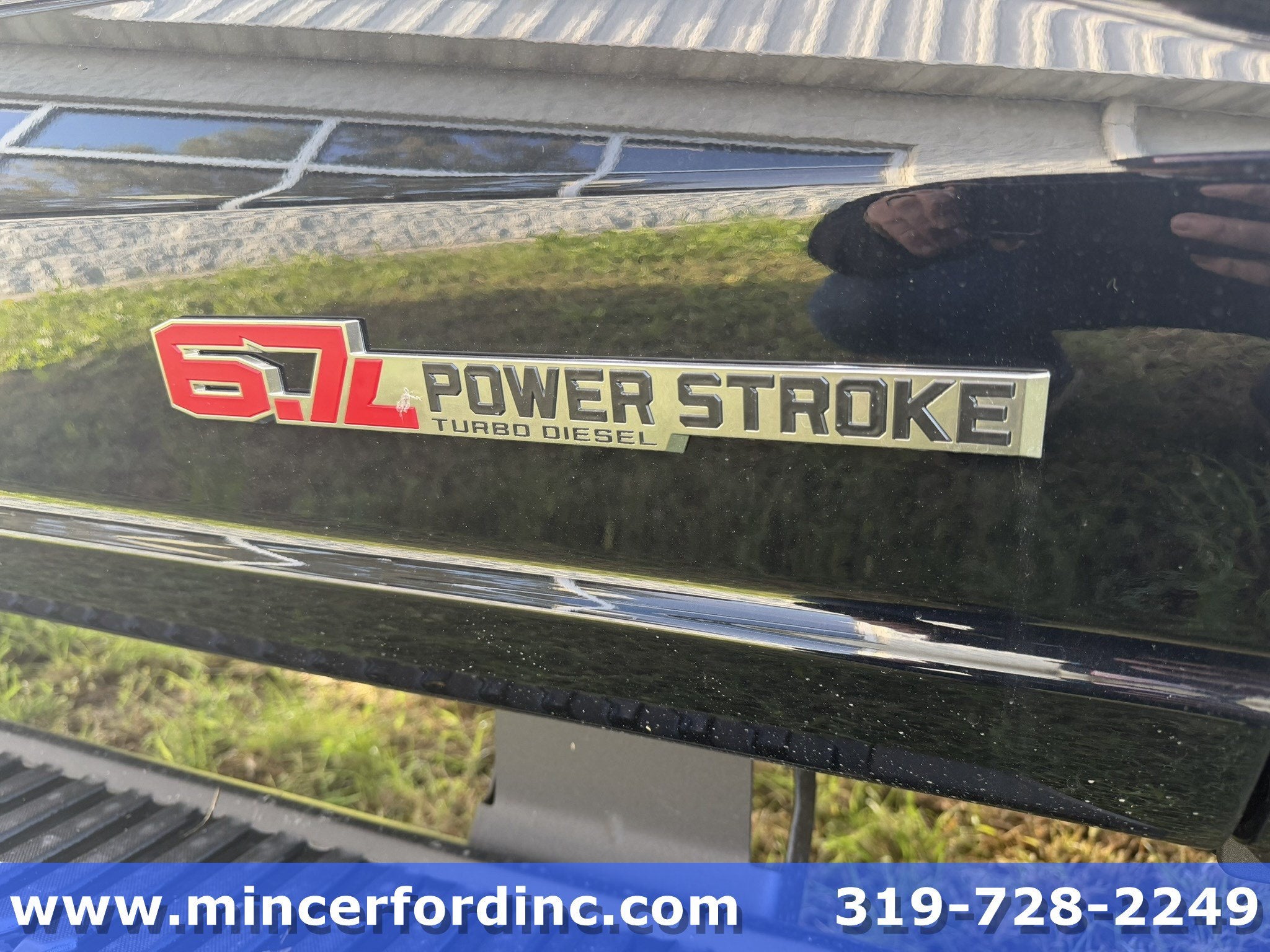 2027 Ford Super Duty F-350 SRW F-350® XLT