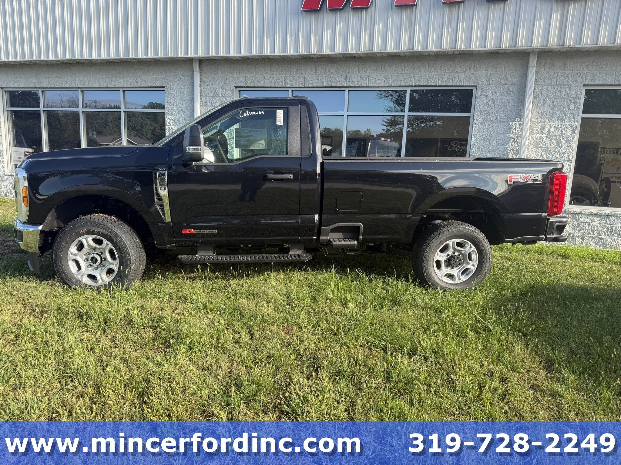 2027 Ford Super Duty F-350 SRW F-350® XLT