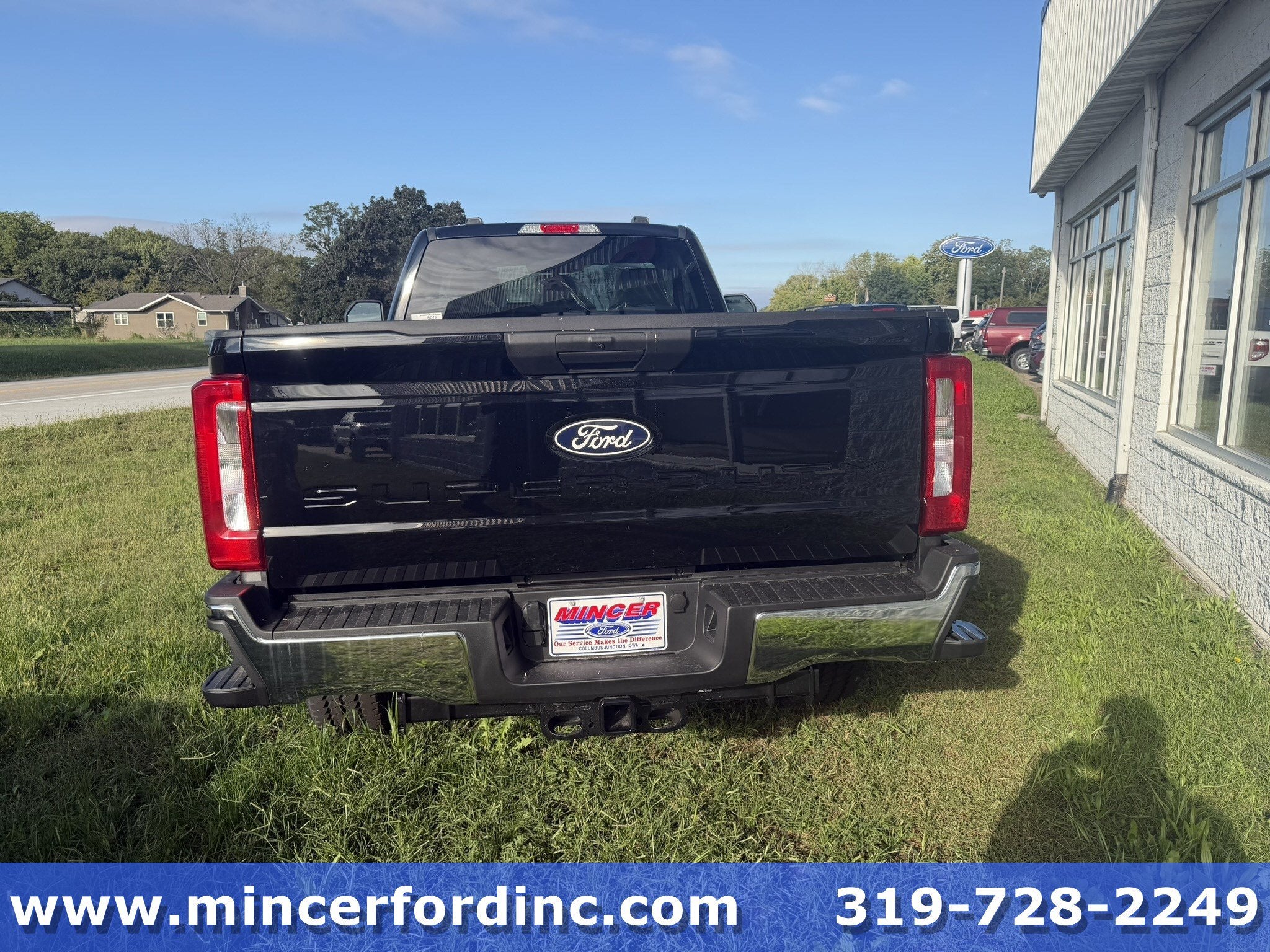 2027 Ford Super Duty F-350 SRW F-350® XLT