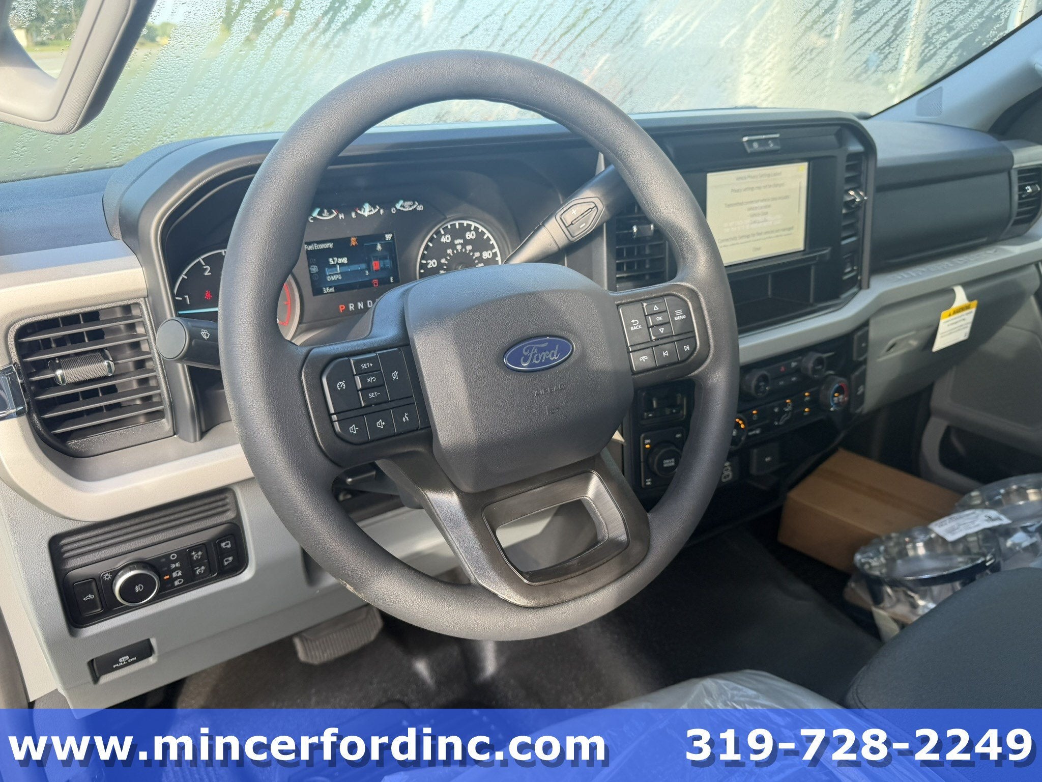 2027 Ford Super Duty F-350 SRW F-350® XLT