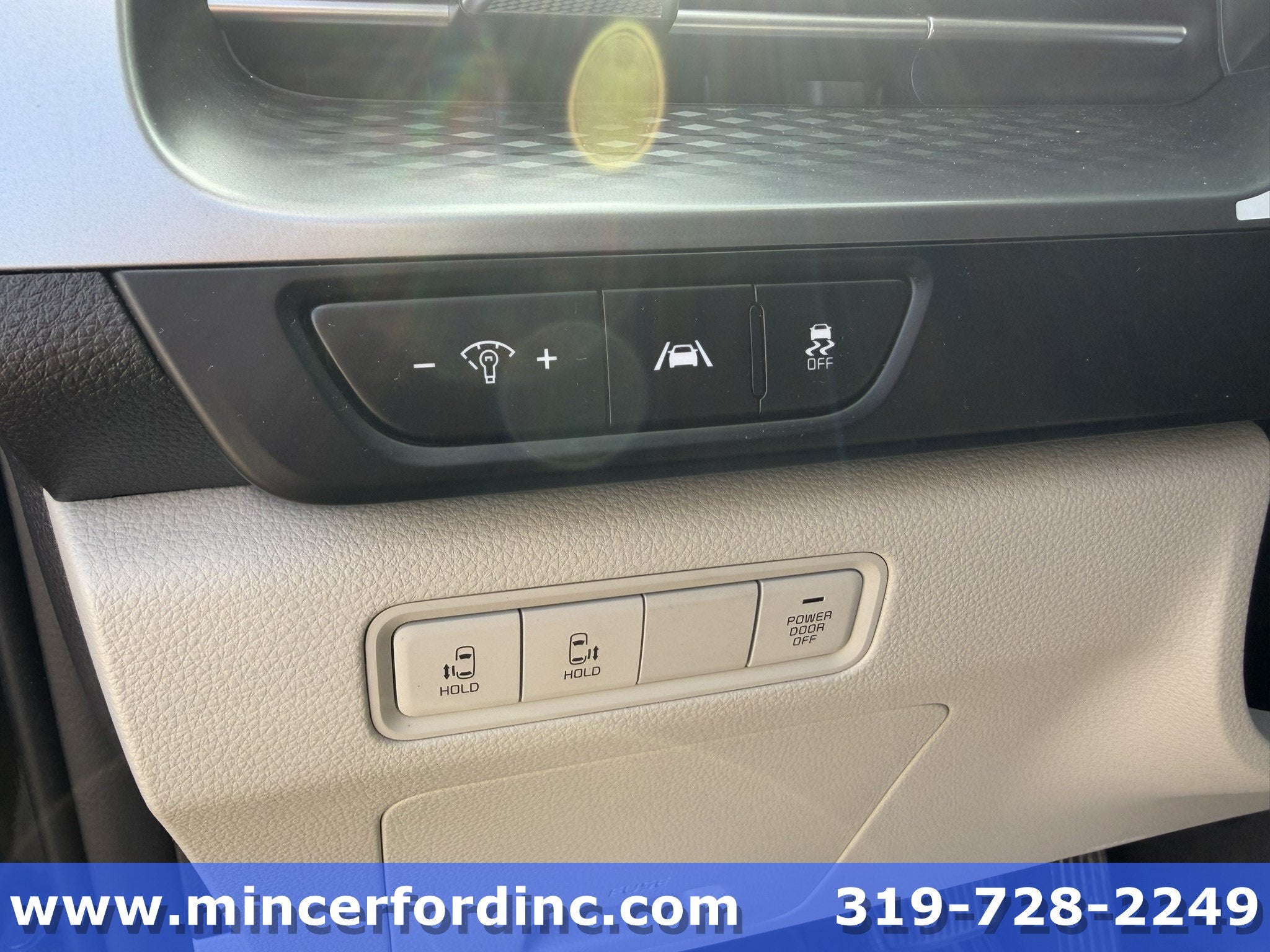2023 Kia Carnival LX