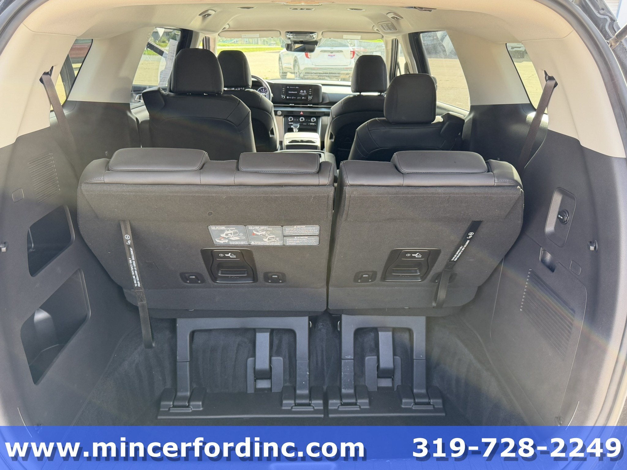 2023 Kia Carnival LX
